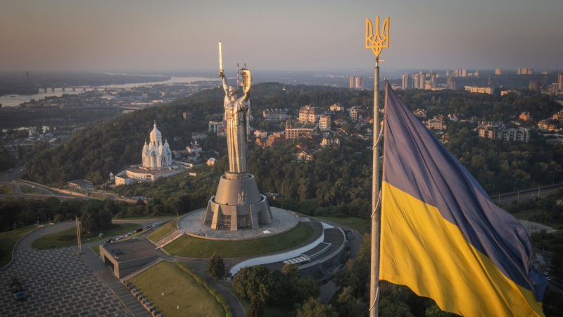 Курс гривны упал до исторического минимума