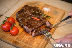 Закуски из мяса на Новый год: карпаччо, рулеты с ветчиной, мини-котлеты на шпажках