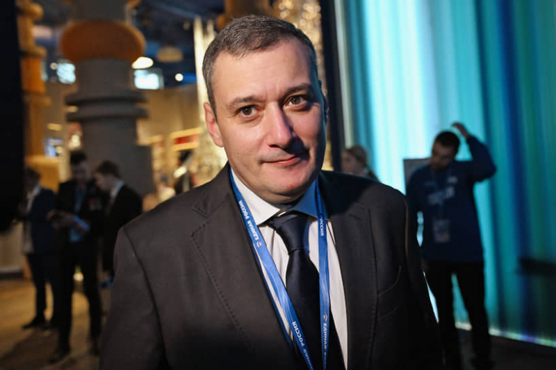 Хинштейн посоветовал надеть погоны чиновникам, комментирующим действия армии