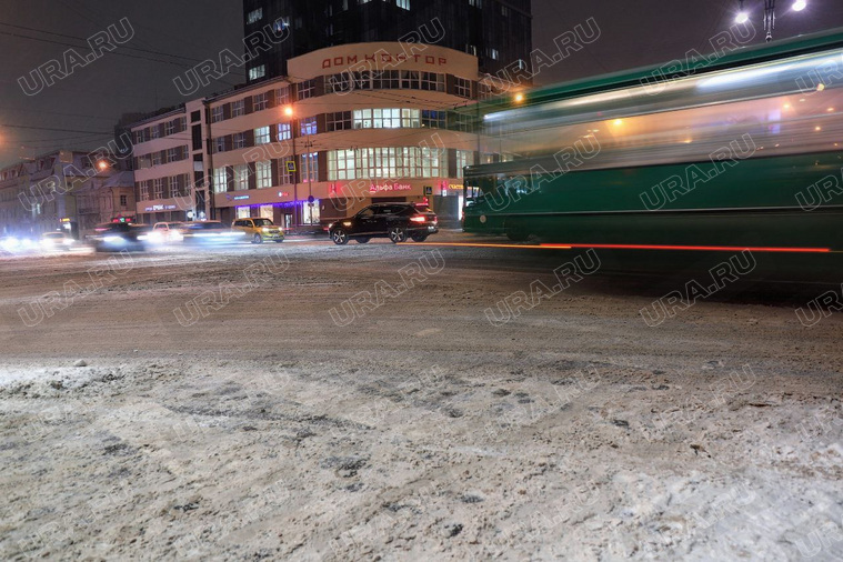 Екатеринбург утонул в снегу: 10 фото