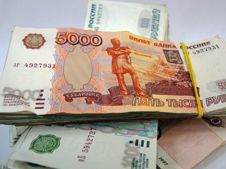 Тринадцатую зарплату выдадут только 9% компаний