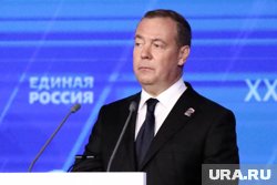 «Лучший ответ на смерть генерала»: Медведев призвал не ослаблять давления на Киев