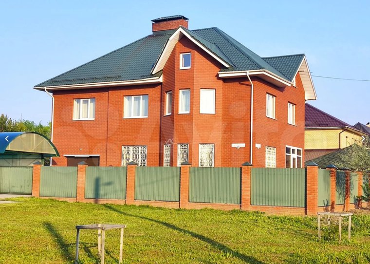 В Перми продают коттедж со спортзалом и баней за 38,5 млн рублей. Фото
