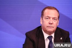Медведев привез Си Цзиньпину личное послание от Путина