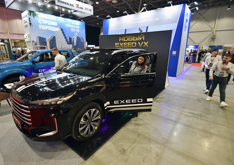 Лидером на рынке премиальных авто в РФ стал китайский Exeed